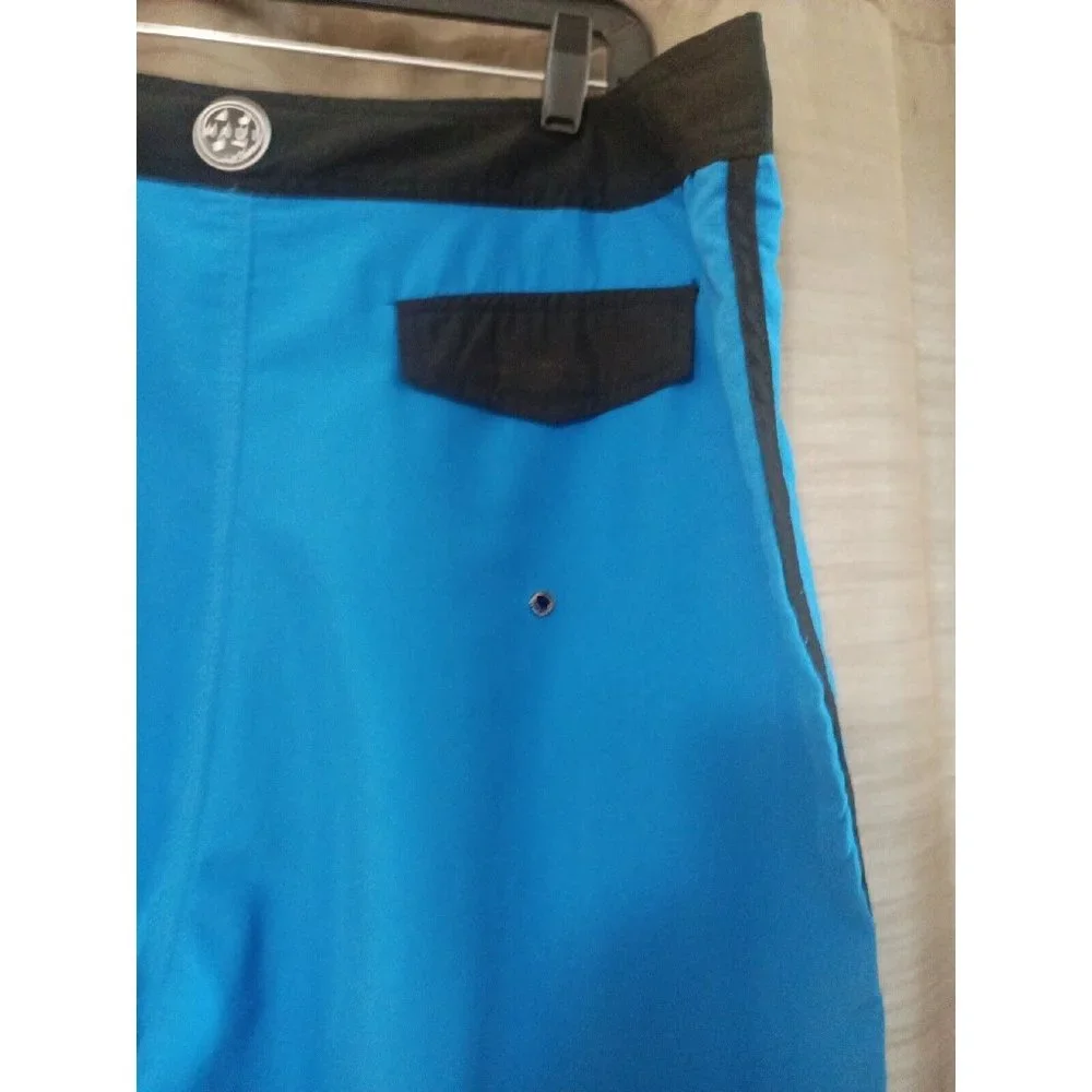 Men's Maui&Sons Blue/Black Board Shorts Big Logo Spellout Size 36